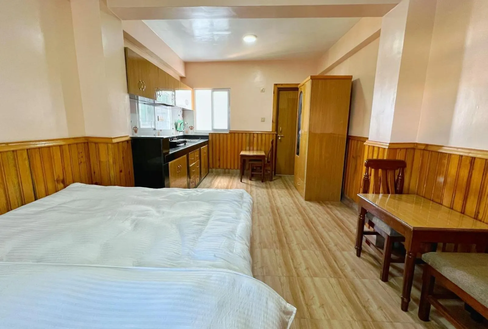 Sanjie Bhumi Guest House Катманду
